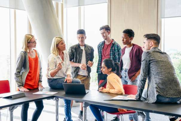 Cours d’anglais spécial adolescents : des sessions en groupes réalisables à L'Isle-sur-la-Sorgue.